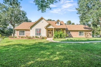 60 Redbird Ln, Huntsville, TX 77320