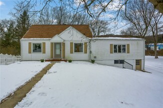 112 Maple Dr, Valencia, PA 16059