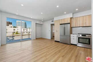 12431 Rochester Ave Unit PH7, Los Angeles, CA 90025