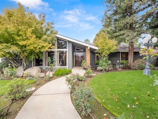 5041 E Townsend Ave, Fresno, CA 93727