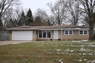 35079 N Edgewater Ln, Ingleside, IL 60041