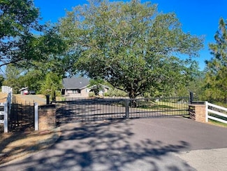 180 Sun Oak Way, Grants Pass, OR 97526