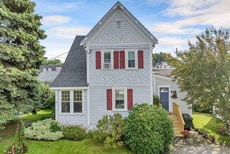 42 Carroll St, Pittsfield, NH 03263