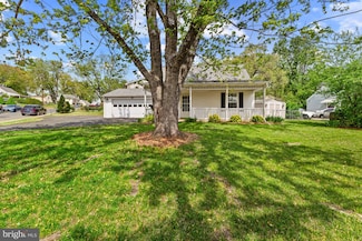 238 Cabbel Dr, Manassas Park, VA 20111