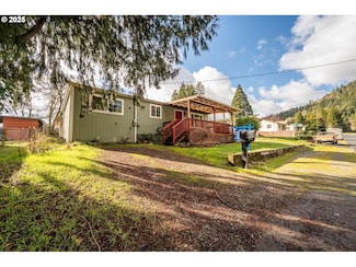 680 NE Laurance St, Myrtle Creek, OR 97457
