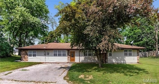 30 Grainey Dr, Glen Carbon, IL 62034