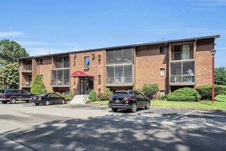 221 Oak St Unit 15-32, Brockton, MA 02301