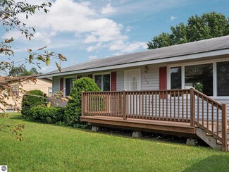 623 15th St, Cadillac, MI 49601