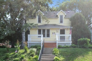 305 Jefferson Ave S, Hopkins, MN 55343