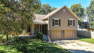 1225 NE Kenwood Dr, Lees Summit, MO 64064