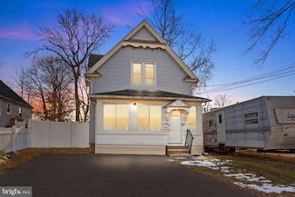 820 Chestnut St, Darby, PA 19023