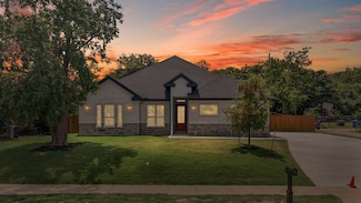 119 Windwood Dr, Desoto, TX 75115