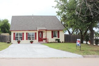 409 NW Woodland Dr, Lawton, OK 73505