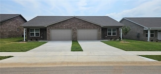 6810 NW Toby St, Highfill, AR 72712