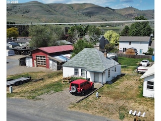 2093 17th St, Baker City, OR 97814