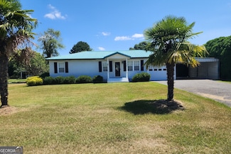 121 Bowman Dr, Cochran, GA 31014