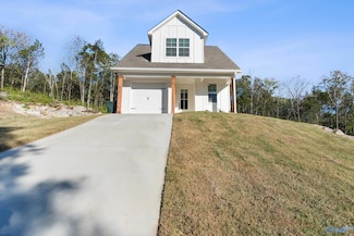 559 Farmingdale Rd SE, Huntsville, AL 35803