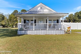 410 Elizabethtown Rd, Bladenboro, NC 28320