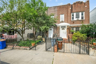 50-36 42nd St, Long Island City, NY 11104