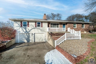 5721 NE Getty St, Topeka, KS 66617
