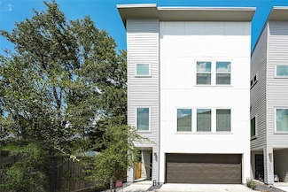 4821 Martin Oaks Ln, Houston, TX 77018