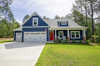 125 Lancashire Ln, Seven Lakes, NC 27376