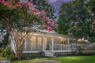 126 5th St, Colonial Beach, VA 22443