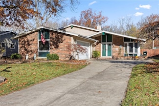 26700 Redwood Dr, Olmsted Falls, OH 44138