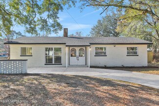 8040 Congaree Ct N, Jacksonville, FL 32211