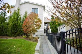 255 Roosevelt Blvd, Long Beach, NY 11561