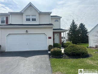9 Foxwood Row, Depew, NY 14043