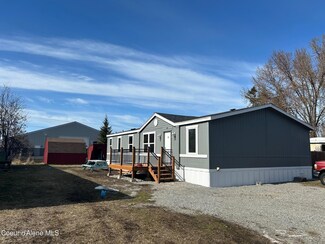 9005 N Neufeld Rd, Hayden, ID 83835