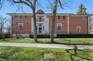 1040 Hohlfelder Rd, Glencoe, IL 60022