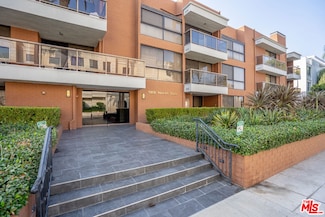 125 N Gale Dr Unit 205, Beverly Hills, CA 90211