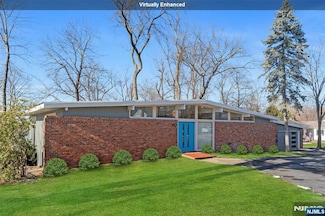 190 Schraalenburgh Rd, Haworth, NJ 07641