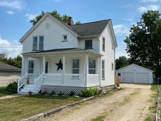 348 W Center St, Sandwich, IL 60548