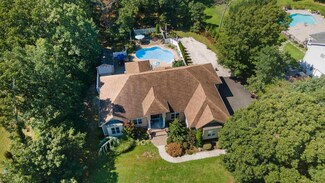 12 Clayton Dr, Ocean View, NJ 08230