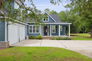 203 Dean Dr, Guyton, GA 31312
