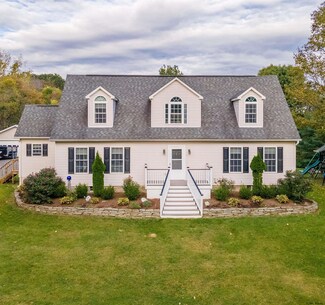 84 Summit St, Hudson, NY 12534