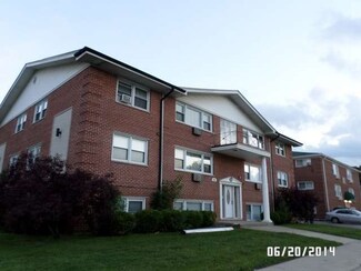 7831 43rd St Unit 2C, Lyons, IL 60534