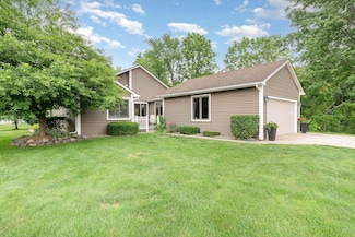 9930 N River Rd, Freeland, MI 48623