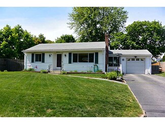 67 Commodore Ave, Warwick, RI 02888