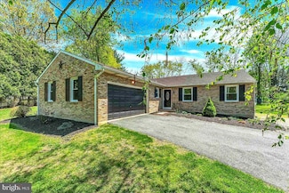 124 Den Rd, Lincoln University, PA 19352