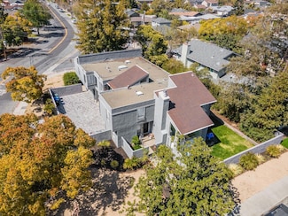 1 Doris Ct, Redwood City, CA 94061