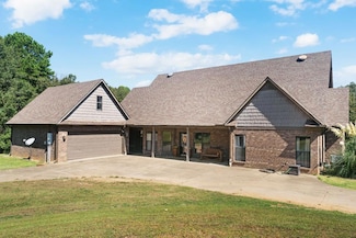 230 Sanders Rd, Oakland, MS 38948