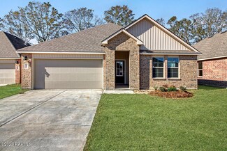 108 Autumn Dr, Crowley, LA 70526