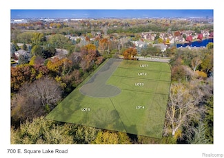 700 E Square Lake Rd, Bloomfield Hills, MI 48304