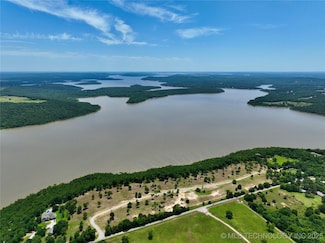 13 Cathy Ln, Eufaula, OK 74432