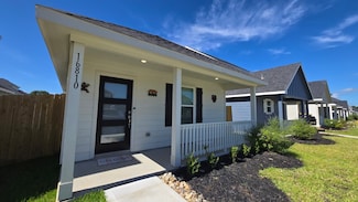 16810 N Marie Village Dr, Cut and Shoot, TX 77306