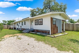1511 Arrow Head Trail, Kingsland, TX 78639